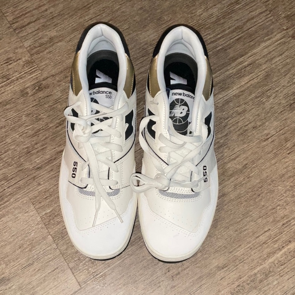 New Balance 550 Men’s White and Black Sneakers - Picture 2 of 5